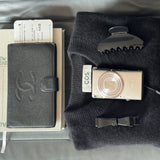 Chloe Barrette in Noir